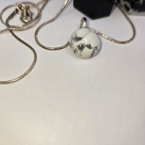Elegant Howlite Pendant Necklace